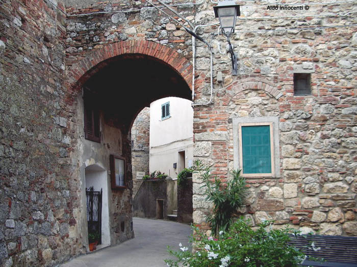 MONTORSAIO: PORTA